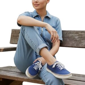 UGG Blue Lace-up Sneakers. Size 6.